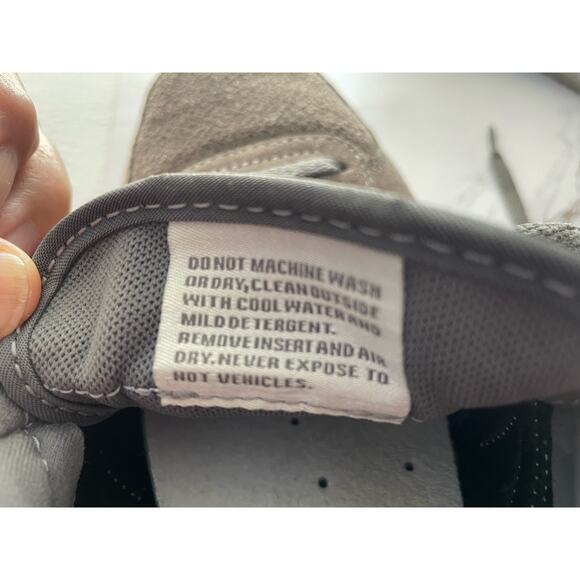 New Balance Sneakers Women’s Size: 6  Gray Pink Suede Running Shoes - Picture 9 of 12